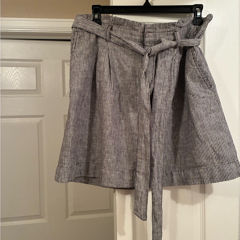 New without tags LOFT Women’s Skirt Size 10 Black & White Stripes
